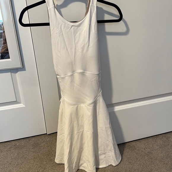lululemon court crush dress size 4 - Picture 4 of 9